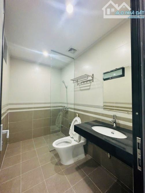 Cho thuê nhà nguyên căn 5 tầng thang máy, KĐT Sài Đồng - 126m², mặt tiền 6m - 30 triệu/thá - 4