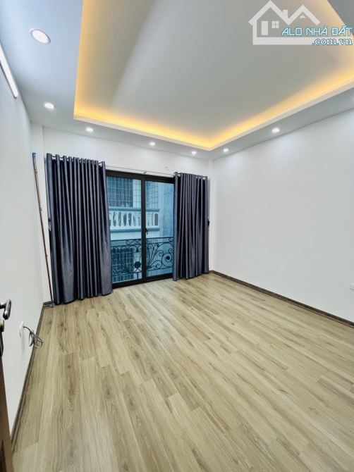 PHÚ LƯƠNG- HĐ - NHÀ MỚI TINH 50m/ 5 TẦNG THANG MÁY - FULL NỘI THẤT XỊN- Ô TÔ ĐỖ CỬA - 4