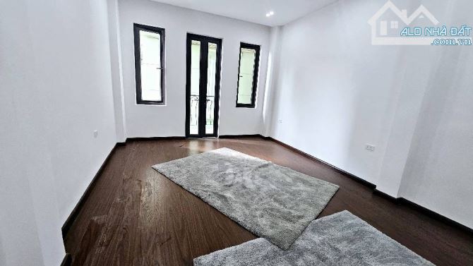 NHÀ ĐẸP Ở NGAY – TRUNG TÂM CẦU GIẤY – Ô TÔ 20M – THOÁNG TRƯỚC SAU  Diện tích: 42m² x 4 tần - 4