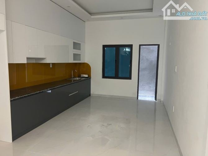Bán nhà 4 tầng sau nhà mặt đường Trung Hành vị trí đẹp - 4