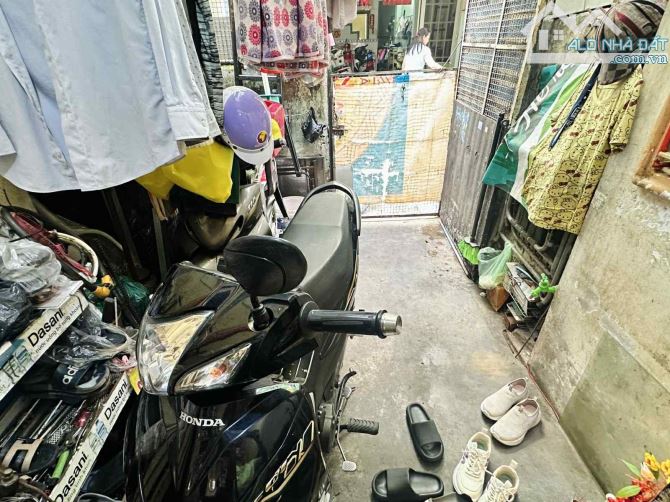 🌼Mô tả chi tiết🌼 🇻🇳QUẬN 10...Hòa Hảo::::.🚘HẺM XE HƠI🚘::.– 🧨GẦN MẶT TIỀN:::🧨- 39M2 - 4