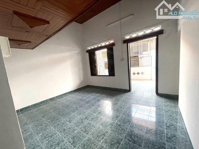 Bán nhà cấp 4 có gác lửng hẻm Lê Hồng Phong gần Vân Đồn, Tp Nha Trang, vị trí đầu tư tốt - 4