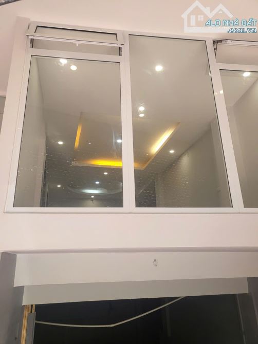 Cho thuê tầng1,đi riêng  Đường sông Lừ ,Phương Mai ,  quận Đống Đa, ,DT 65m²,MT 5,4m - 3