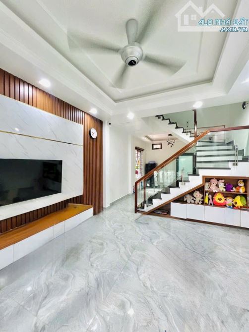 Ngô Gia Tự - Lô góc 3 mặt thoáng - 2 Tỷ 799 - Gần Văn Cao - 4