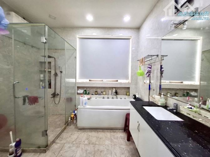 Bán Nhà 4 Tầng 8m x 16m 7pn Master Tạ Quang Bửu Quận 8, View  Công Viên - 4