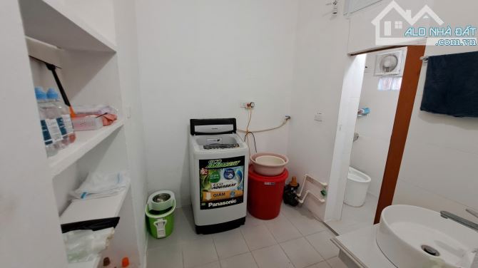 Cho thuê căn hộ Tập thể Hoàng Quốc Việt, 60m2, 2 ngủ, 1 vệ sinh, tầng 2 chỉ 8 Triệu - 4