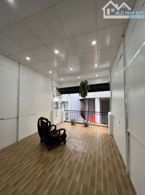 BÁN NHÀ THÔNG PHONG, ĐỐNG ĐA, 20M RA Ô TÔ TRÁNH, 45M x 4 TẦNG, MẶT TIỀN 4M, GIÁ 9.2 TỶ - 4