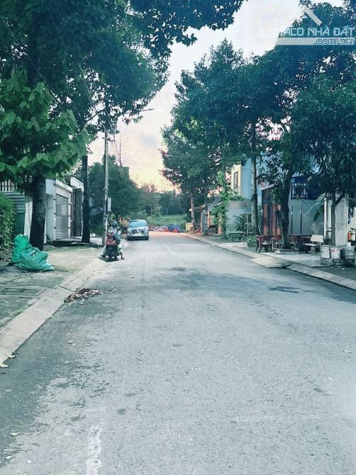 Bán Nhà 1 Trệt 2 Lầu Khu dân Cư Bicosi, Phường Tân Đông Hiệp dĩ an Bình dương 4 tỷ 250 3 l - 5