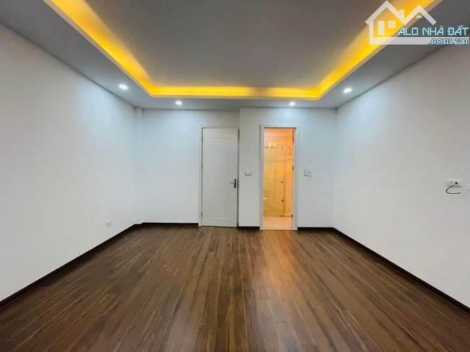 Phố Minh Khai: Gần phố, ngõ thông thoáng, nhà mới ở ngay 43m2, 7 tỷ - 5