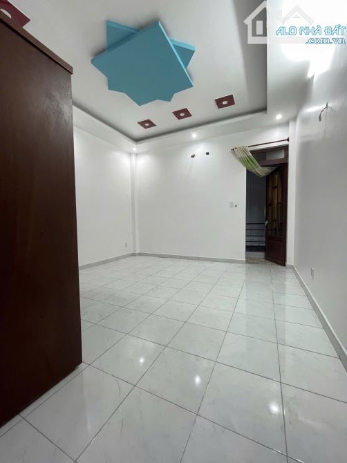 Bán gấp nhà 72m2. 3 tầng. Đ/số 8. BHHB. Chỉ 5.1ty - 5