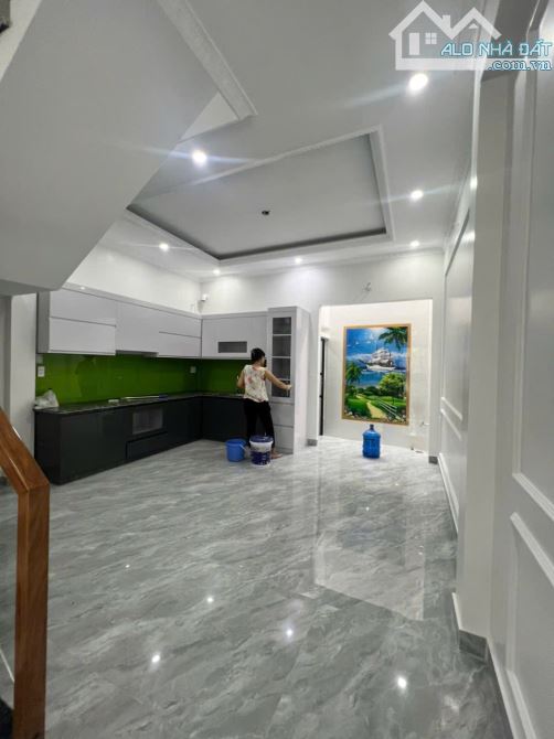 NHÀ 3 TẦNG GẦN KIẾN AN Ngõ ô tô đỗ cửa cách mặt trục 20 - 30m, duy nhất 1 ngoặt tại Kiều T - 5