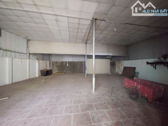 Cho thuê kho đường Tố Hữu, Hà Đông. DT 300m, mái trống nóng, có điện 3fa, nước sạch. Giá 2 - 5