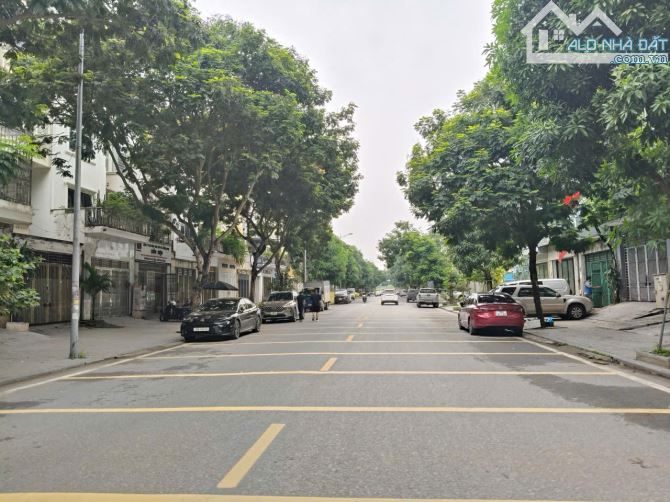 Nhà 4T xây thô khu TT3 Văn Phú, 2 căn liền kề DT180m2, MT9m, ôtô KD, 46 tỷ Hà Đông - 5