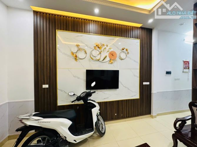 TRUNG TÂM CẦU GIẤY - NHÀ ĐẸP LỘNG LẪY - DÂN XÂY CHẮC CHẮN - VUÔNG VỨC NỞ HẬU - 5