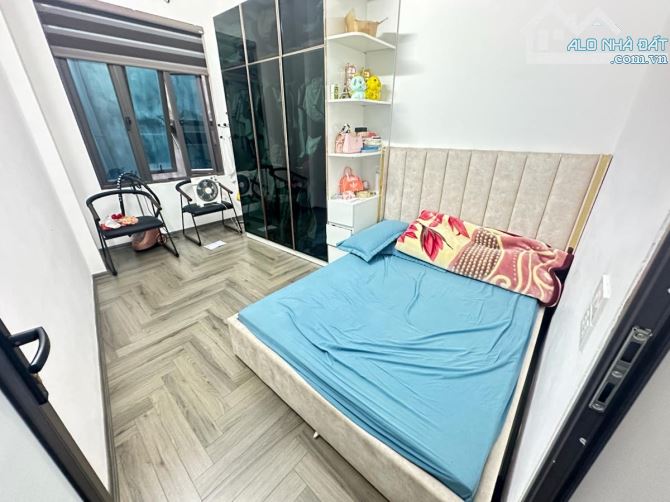 NHÀ PHỐ LA THÀNH 42Mx4T LÔ GÓC- ĐẸP LONG LANH -GẦN Ô TÔ GIÁ 7.98 TỶ - 5