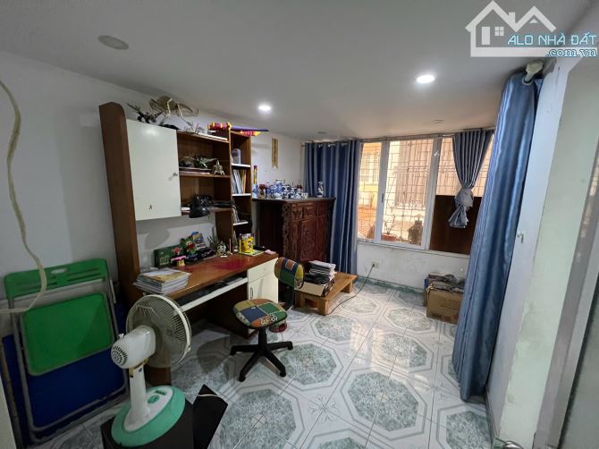 Tập thể Hồng Mai, 90m, 3ngủ, Ô tô tránh, Hai thoáng, Sổ đỏ rộng 53m, Giá cực tốt, Hiếm!!!! - 5