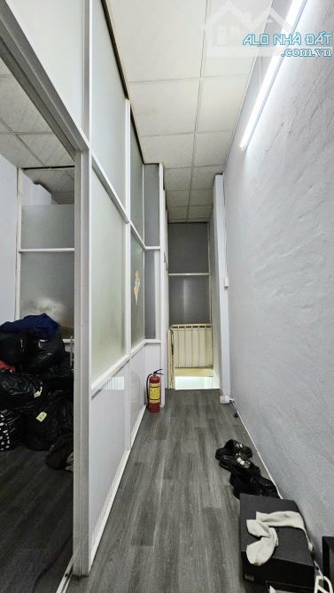 Sát mặt tiền Q4  Ngang 3 dài 16 CÓ 80 TRIÊU M2 - 5