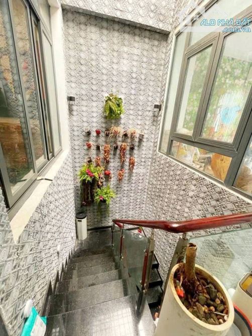 Bán nhà đường số 77 Tân Quy - 70MV- 3 tầng btct - có bãi ôto-- chỉ 6T còn thương - 5