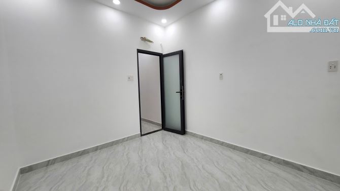 Nhà mới xây GIÁ 2T3 -Tỉnh Lộ 10 sát chợ Bà Hom, cách Nhi Đồng TP 12