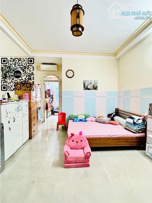 Mặt tiền khu Tên Lửa - Thang máy - 100m² - 4 tầng - 5PN rộng - Gần công viên - 5