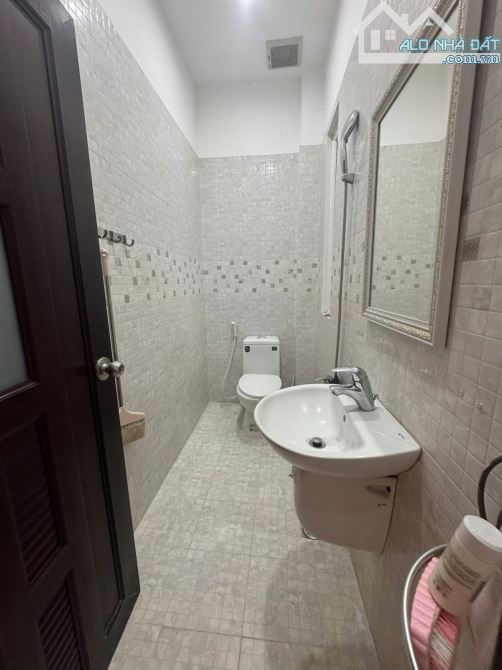 MẶT TIỀN ĐƯỜNG 8M VIP TÂN PHÚ - 63m2 - 4 x 16 - Ô TÔ ĐẬU NGÀY ĐÊM - NHÀ 4 TẦNG MỚI ĐẸP, HI - 5