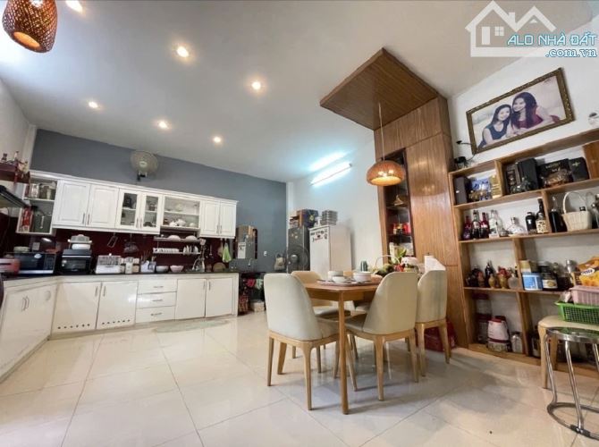 BIỆT THỰ  HUỲNH MẪN ĐẠT - LÔ GÓC 2 MẶT TIỀN - 100M2  – 3 TẦNG – NHÀ KIÊN CỐ - 12,7 TỶ - 5