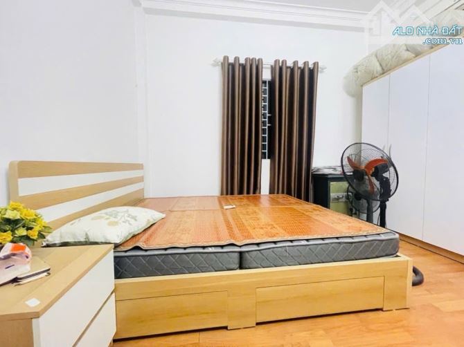 TRẦN CUNG CẦU GIẤY NHÀ ĐẸP SẴN Ở, 4TẦNG 40M, GẦN PHỐ Ô TÔ TRÁNH. Nhỉnh 9 tỷ - 5