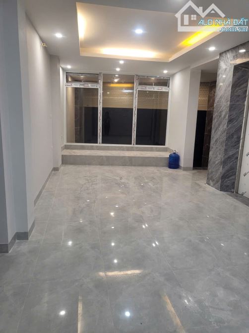 Cho thuê tầng1,đi riêng  Đường sông Lừ ,Phương Mai ,  quận Đống Đa, ,DT 65m²,MT 5,4m - 4