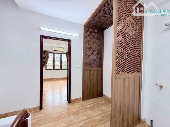 NHÀ TÂY TỰU -  Ô TÔ ĐỖ CỬA  - NGÕ SIÊU RỘNG -  33M2 - 5,4 tỷ - 5