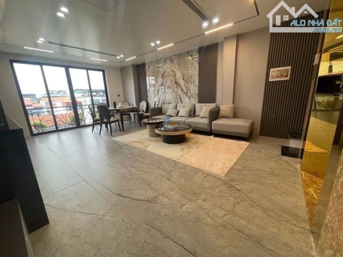 SIÊU PHẨM BỒ ĐỀ – 6 TẦNG THANG MÁY – GARA Ô TÔ – FULL NỘI THẤT 🔥 Diện tích: 45m² – MT: 5m - 6