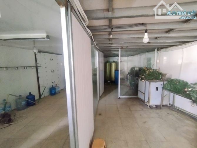 Cho thuê kho đường Tố Hữu, Hà Đông. DT 300m, mái trống nóng, có điện 3fa, nước sạch. Giá 2 - 6
