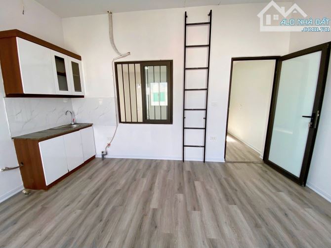 HÀNG HIẾM CHUGN CƯ MI NI Ô TÔ 7 CHỖ QUA NHÀ - hOÀNG VĂN THÁI THANH XUÂN 16 TỶ - 6