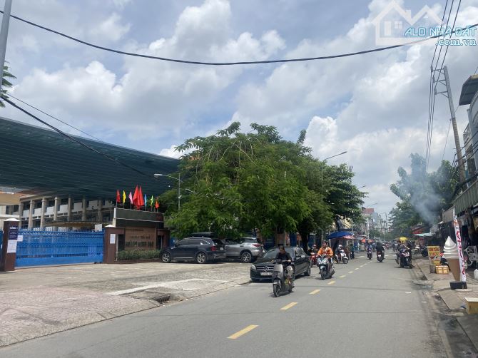 Nhà Nguyễn Văn Cừ, Phạm Thế Hiển, Cầu chữ Y - 6