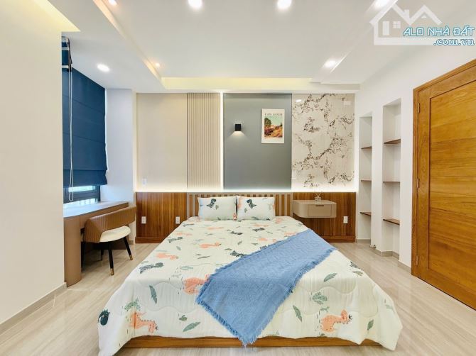 SIÊU PHẨM KẾ BÊN KÊNH THAM LƯƠNG - HẺM 8m BÀN CỜ 4 ❌ 16 - 5 TẦNG - 8.9 TỶ CÒN TL - 6