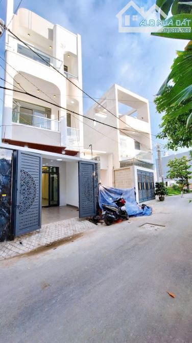 BÁN NHÀ PHỐ 2 LẦU- 1 TRỆT  – KDC BỬU HÒA - 6