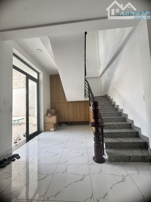 Siêu phẩm đường Nguyễn Văn Quỳ ngang hơn 8m mà chỉ 106 triệu/1m2. - 6