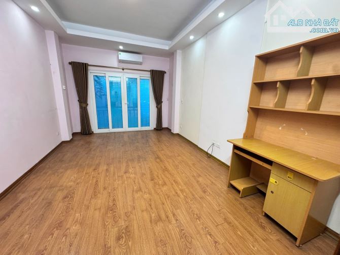 Nhà Cầu Giấy 30m², 5 Tầng, Giá 7.9 Tỷ – Tiện Ích Đầy Đủ, Vị Trí Tốt - 6
