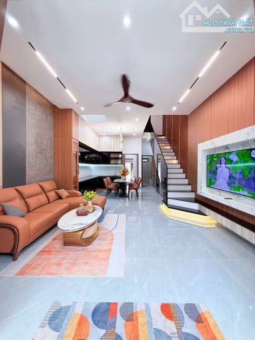 Siêu phẩm Hoà Minh, đường 5.5, lề 3m, 3 tầng hiện đại - 6