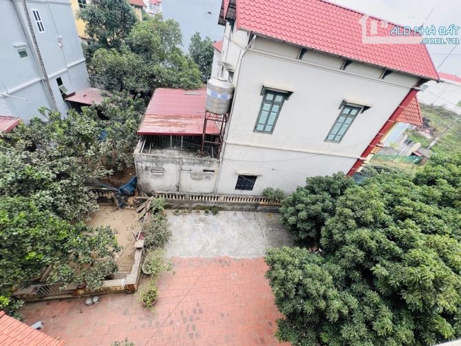 NHÀ BIỆT THỰ 3 TẦNG KHUÔN VIÊN RỘNG RÃI, Ô TÔ ĐỖ TRONG SÂN, - 6