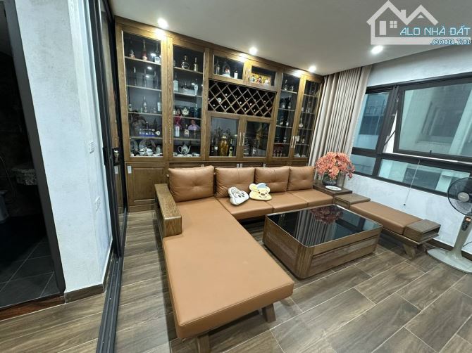 Bán nhà mặt ngõ đường Cầu Giấy - Sổ đỏ 56m2 - nhà 8 tầng - MT 4,8m - Có thang máy. - 6