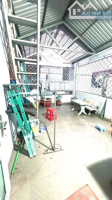 SÁT MẶT TIỀN- HẺM 8M- NGAY CHỢ TÂN HƯƠNG- TÂN PHÚ- DT 81M2- 3 TẦNG BTCT- NHỈNH 9 T - 6