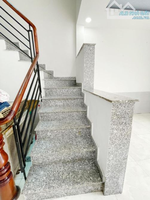 Bán nhà Thạnh Lộc 51 Q12 gần Chợ Đường, 51m² (nở hậu) 3 tầng, giá chỉ 4.2 tỷ - 6