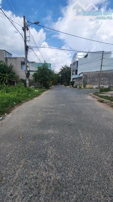 Nhà Bán Nguyễn Văn Qúa P TTH Q12 5X23 3 lầu hxh 6,1 tỷ - 7