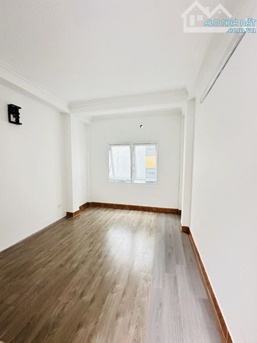 Bán nhà Nguyễn Hoàng Tôn 31m2 4T chỉ 7.8 tỷ - 7
