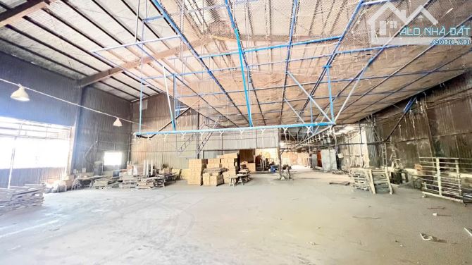 Siêu rẻ hiếm  Bán nhà xưởng đang cho thuê giá trị cao Hơn 100tr / tháng . Với tổng diện tí - 7