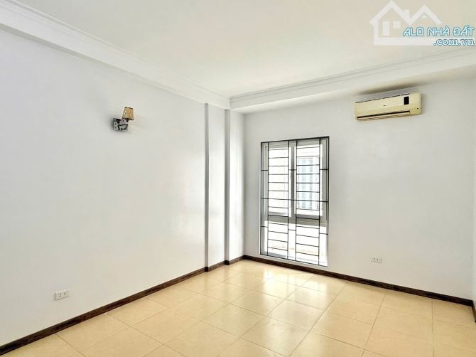 Tặng Full nội thất tiền tỷ. Duy nhất một căn cực đẹp phố Bùi Xương Trạch, DT 30m2, 5 tầng - 7