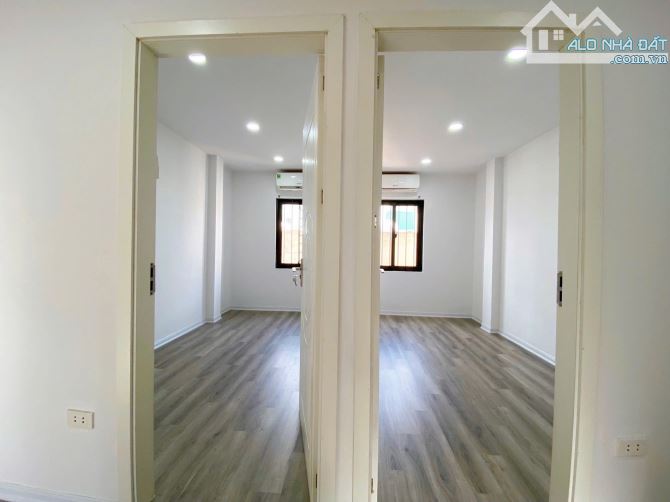 HÀNG HIẾM CHUGN CƯ MI NI Ô TÔ 7 CHỖ QUA NHÀ - hOÀNG VĂN THÁI THANH XUÂN 16 TỶ - 7