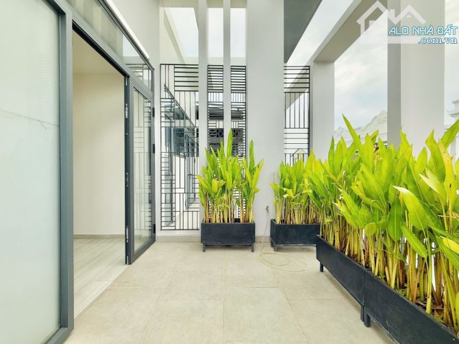 SIÊU PHẨM KẾ BÊN KÊNH THAM LƯƠNG - HẺM 8m BÀN CỜ 4 ❌ 16 - 5 TẦNG - 8.9 TỶ CÒN TL - 7