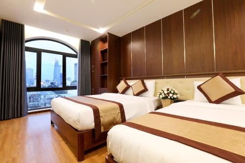 Bán khách sạn  khu Sân Bay, Đường Bạch Đằng- P.2- Tân Bình Hầm 7 Tầng, 33P Giá 39 tỷ - 7