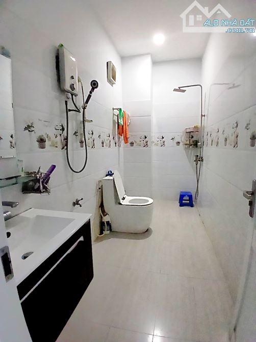 NHÀ ĐẸP 3 TẦNG, GẦN TRƯỜNG CAO ĐẲNG CÔNG THƯƠNG, QUẬN 9 - 7